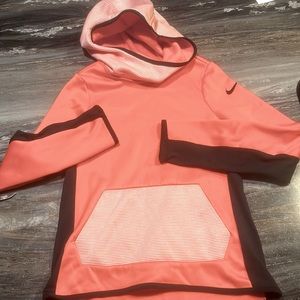 Nike pullover size medium children’s barely worn